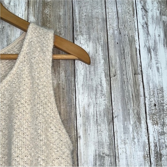 Blu Pepper Cream Fuzzy Crop Tank - Picture 3 of 4